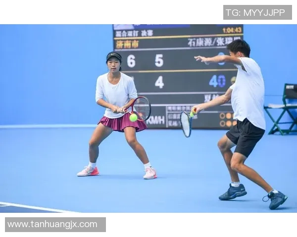 成都网球队的力量揭秘:网球巨献背后的拼搏与荣耀 成都网球队的力量揭秘:网球巨献背后的拼搏与荣耀